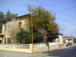 Villa indipendente restsurata classica al mare