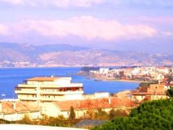 BELLISSIMA CASA-VACANZE AL MARE a REGGIO CALABRIA (mq 170)